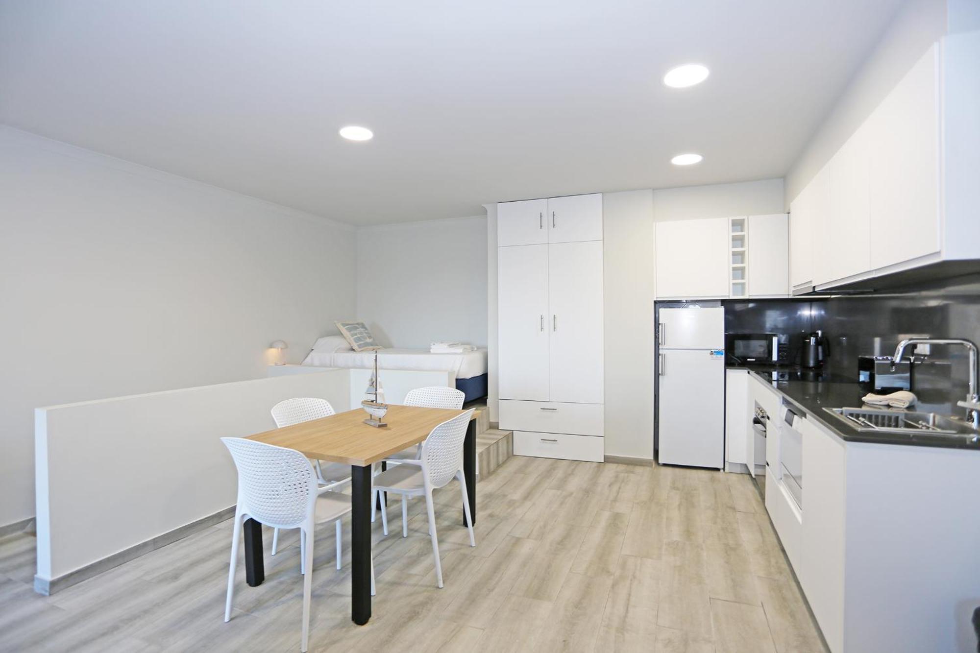 A15 - Dona Ana Cliff Apartment Lagos